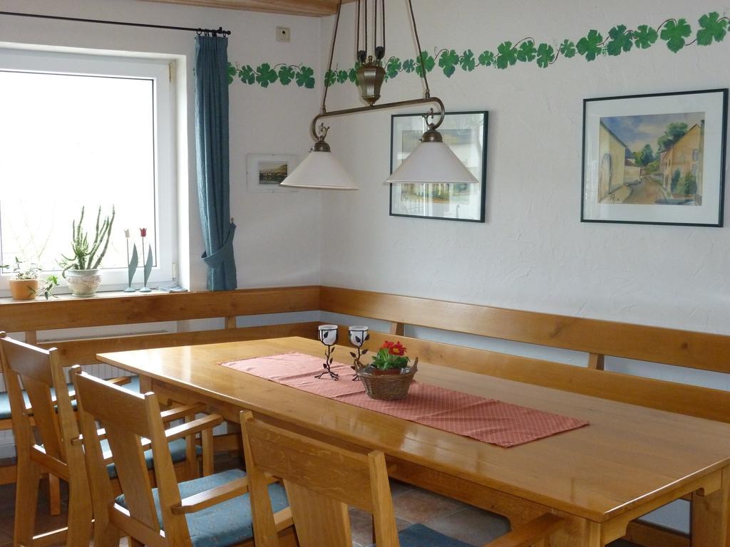Weingut-Brennerei-Gaestehaus Emil Dauns Рейл Номер фото